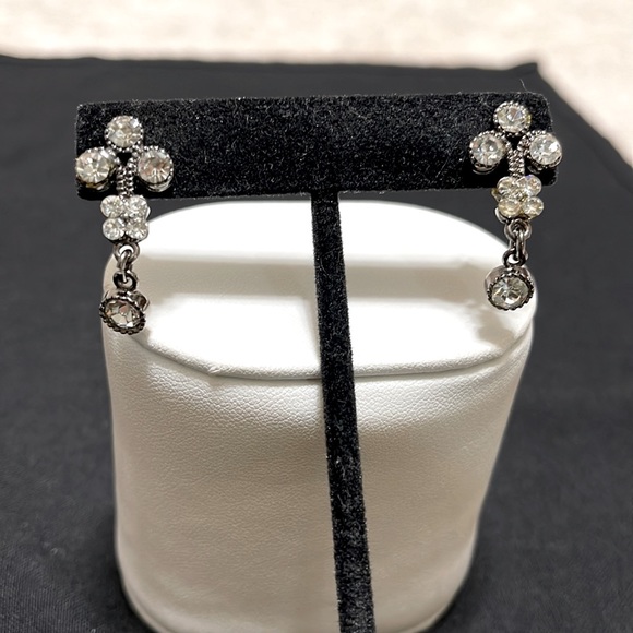 Jewelry - ART DECO STYLE CLEAR CRYSTAL DROP FLEUR DE LEIS POST BACK EARRINGS